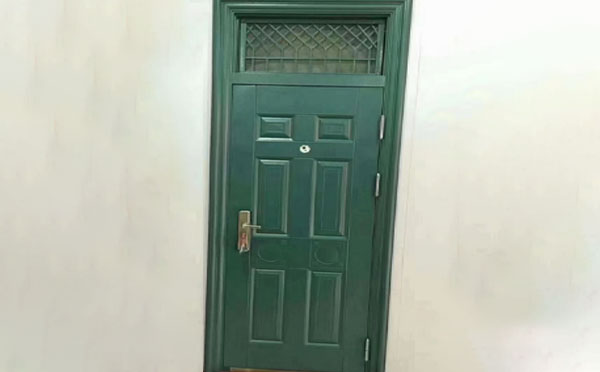 若羌学校教室门 若羌学校教室门