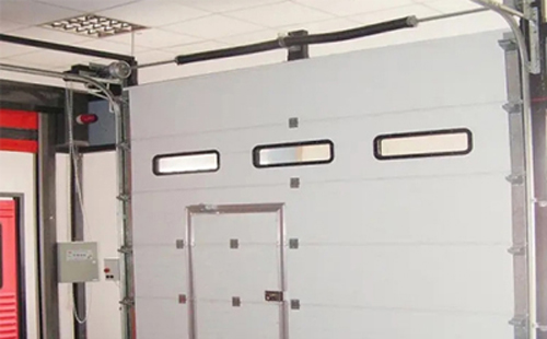 若羌工业提升门的安装方法