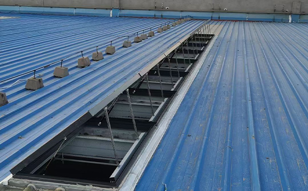 某城市大型商业综合体中庭若羌排烟窗工程 某城市大型商业综合体中庭若羌排烟窗工程