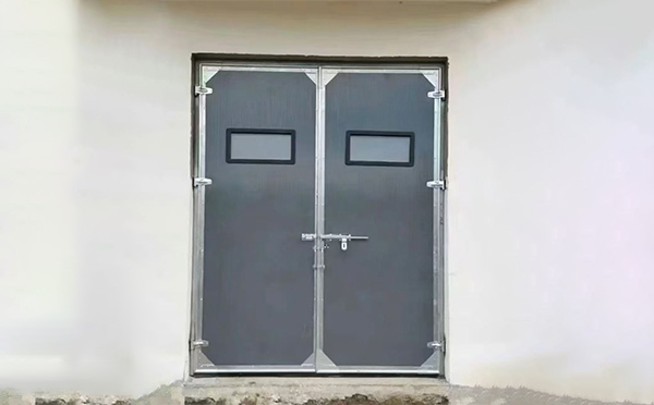 若羌工业门在高温作业区域的运行表现