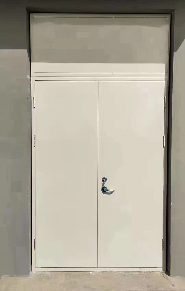 展览馆项目完成大跨度若羌防火门安装